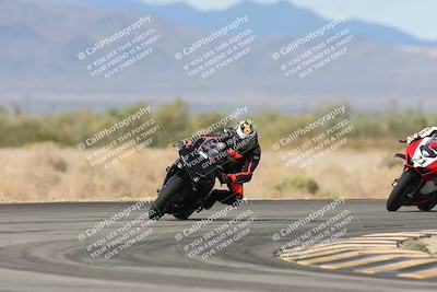 media/Nov-16-2025-Race Pace (Sun) [[8c5fa54630]]/Verified Riders/7-Turn 4 (1155am)/